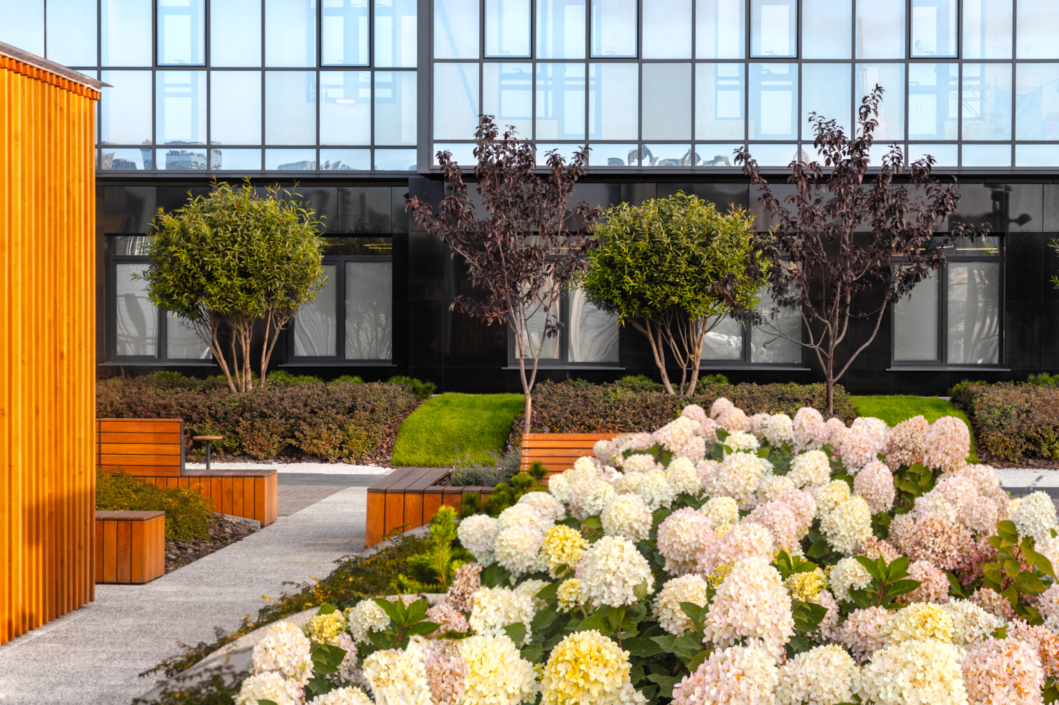 Благоустройство дома Grando в Новосибирске - изображение 6